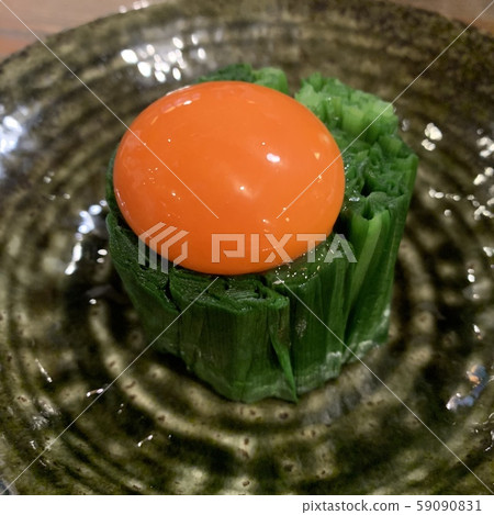 A chrysanthemum ball A chrysanthemum ball 59090831