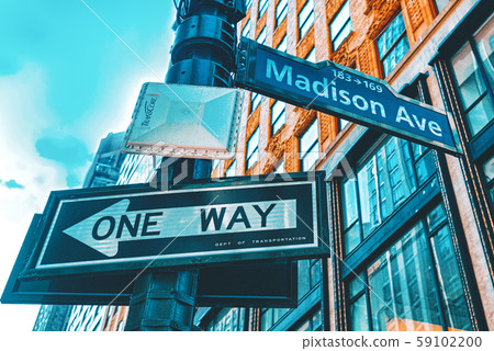 Street sign (nameplate) of Madison Avenue and 59102200