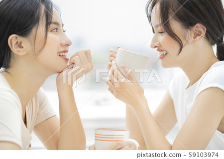 女性朋友談話 女性朋友談話 59103974