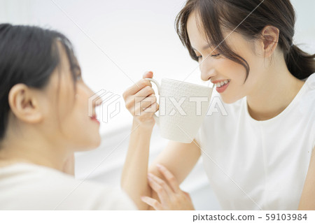 Woman friend conversation Woman friend conversation 59103984