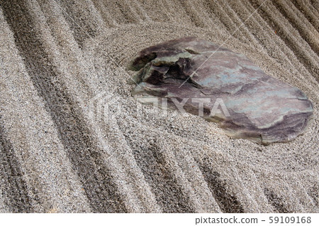 Draw on sand 59109168