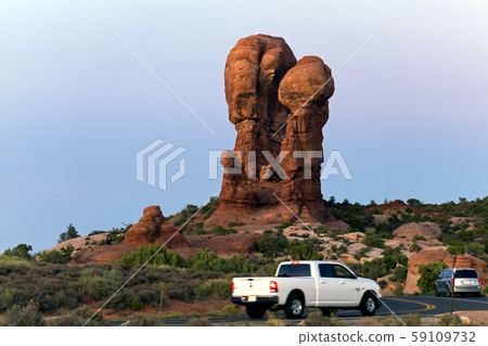Utah Mountain Tour. Utah Mountain Tour. 59109732