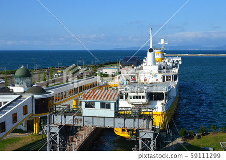 Blue box contact ship memorial ship "Hakkoda Maru" (Aomori Harbor / Aomori Prefecture Aomori City Yanagawa) 59111299