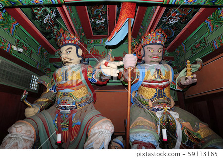 韓國全羅北道萬州郡松光寺寺川王雕像 韓國全羅北道萬州郡松光寺寺川王雕像 59113165