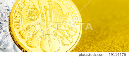 silver and golden austrian phillharmonikers one 59114576