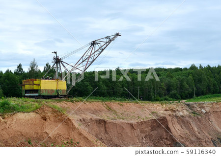 Biggest excavator dragline with a large bucket Biggest excavator dragline with a large bucket 59116340