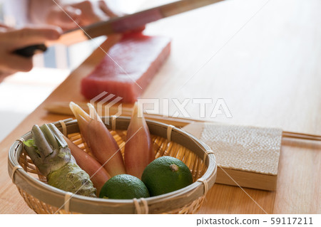 In front of the board to catch salmon sashimi In front of the board to catch salmon sashimi 59117211
