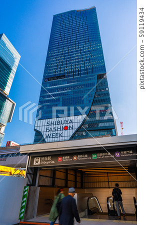 澀谷爭奪廣場在日本東京的城市景觀今天開放= 11月1日 59119434