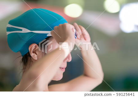 風鏡池游泳女人 59125641