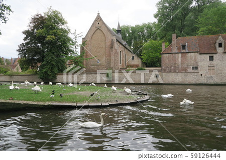 Bruges, the capital of water 59126444