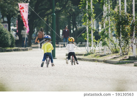 一個孩子 59130563