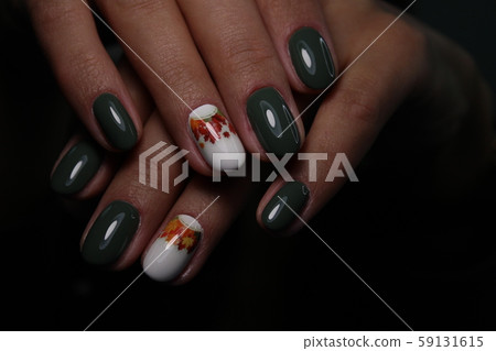 Fashionable design of manicure on beautiful pens 59131615