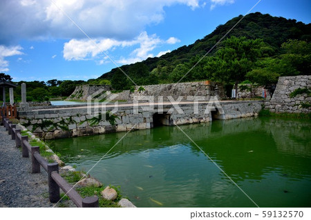 在山口,Sa市,Sa城遺址,城堡地標、,月山和Shi月公園上的橋觀光(3) 在山口,Sa市,Sa城遺址,城堡地標、,月山和Shi月公園上的橋觀光(3) 59132570