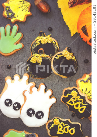 Homemade Halloween gingerbread cookies on dark Homemade Halloween gingerbread cookies on dark 59142193