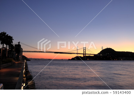 Kanmon Strait (October early morning Shimonoseki) 59143400