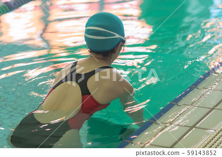 Pool floor swimming coach Pool floor swimming coach 59143852