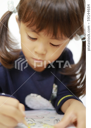 Infant (4 yr old child) painting Infant (4 yr old child) painting 59144684