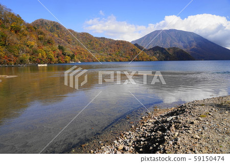 十月日航322號千葉濱秋葉，中禪寺湖和富士山。 59150474