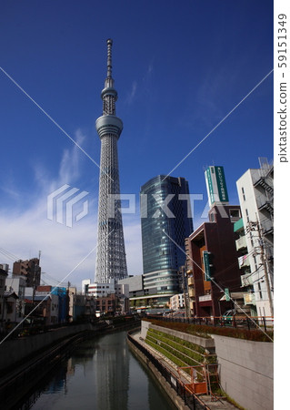 Tokyo Sky Tree with blue sky and clouds 59151349