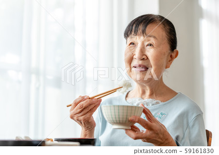 在碗裡吃米飯的女高管 在碗裡吃米飯的女高管 59161830