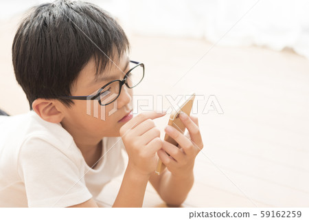 智能手機小學男孩智能手機成癮規則 59162259