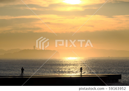 Shonan Coast of the morning Shonan Coast of the morning 59163952
