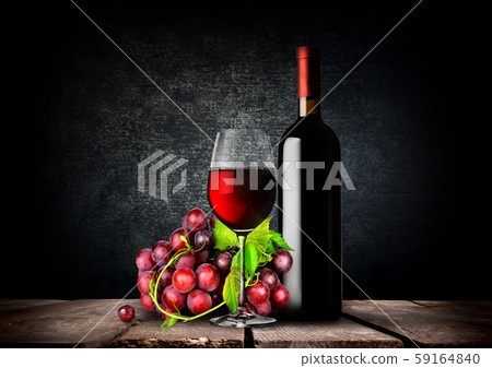 Glass of red wine Glass of red wine 59164840