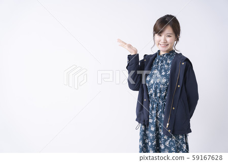 Woman     59167628