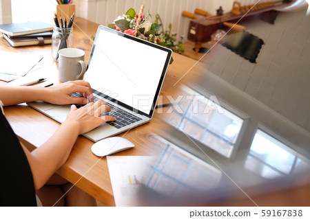 businesswoman using computer. woman working with laptop 59167838