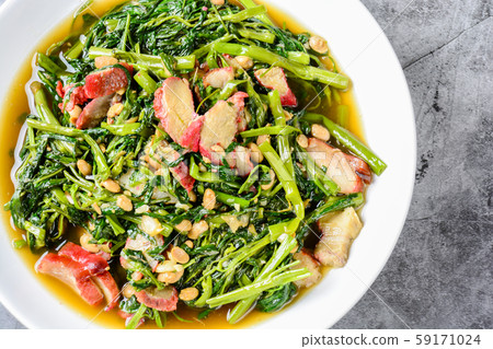 Fried water spinach with barbecued red pork Fried water spinach with barbecued red pork 59171024
