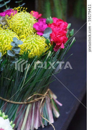 Close-up bright bouquet of seasonal flowers, 59179411