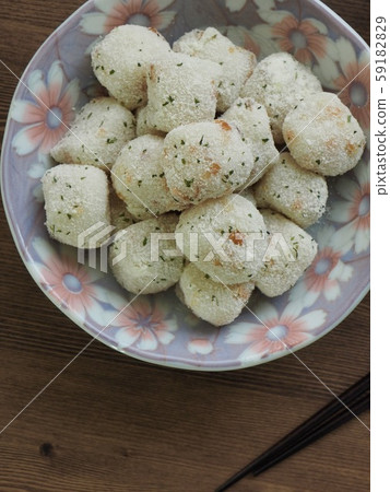 韓國料理Chalceochi和甜南瓜Sikhye 韓國料理Chalceochi和甜南瓜Sikhye 59182829