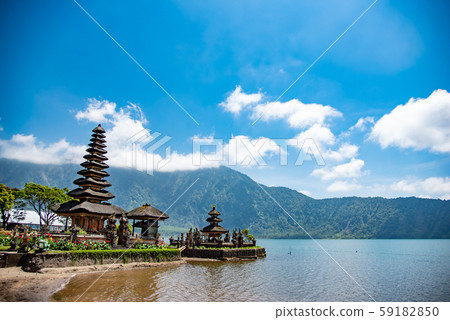 Ulun Danu Bratan Temple on the shore of Bali, Indonesia Ulun Danu Bratan Temple on the shore of Bali, Indonesia 59182850