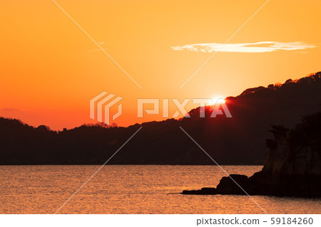 Sunrise in Setouchi, Kurahashi Island, Ourazaki Coast 59184260