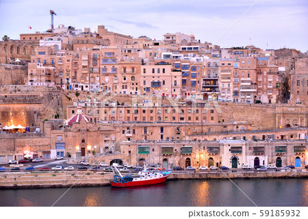 馬耳他共和國瓦萊塔港，瓦萊塔堡城，從船上清晨俯瞰上巴拉卡卡花園 59185932