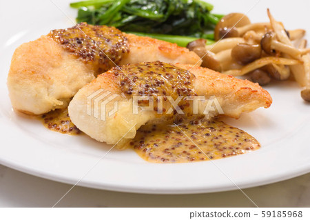 Chicken fillet honey mustard sauce 59185968