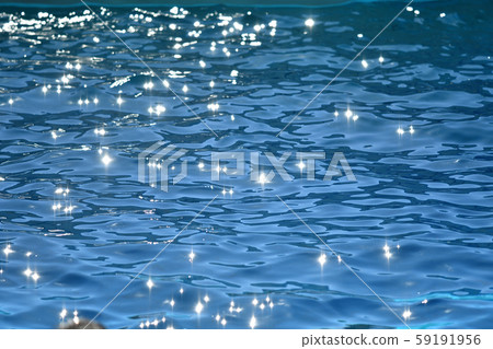 Water sparkles 59191956