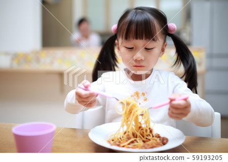 意大利面（意大利麵條肉醬育兒育兒教育，吃溢出，嬰幼兒，學齡前兒童，兒童） 59193205