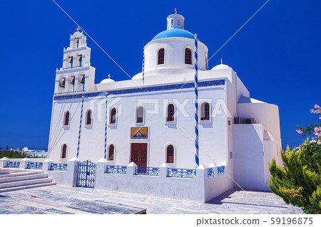 Greece, Santorini, Oia cityscape in summer Greece, Santorini, Oia cityscape in summer 59196875