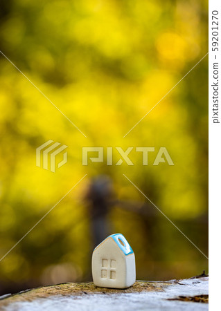 Small house autumn version 59201270