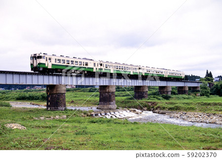 1996年,在Rikuu東線上運行的Kiha 40系列Kiha 23普通火車 1996年,在Rikuu東線上運行的Kiha 40系列Kiha 23普通火車 59202370