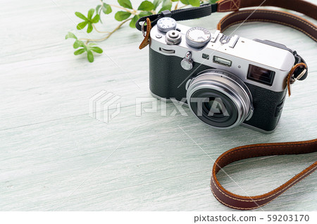 A digital camera with a retro atmosphere 59203170
