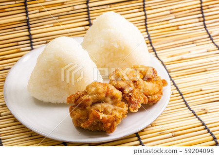 Deep-fried chicken (set menu with onigiri). Deep-fried chicken (set menu with onigiri). 59204098