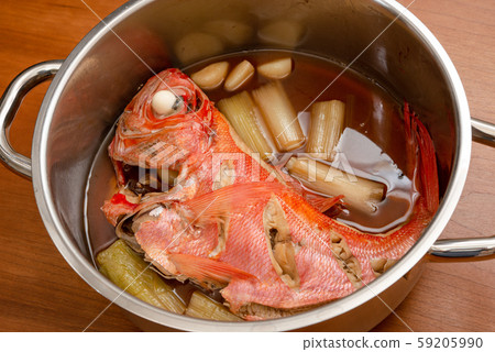 Boiled gold-eyed bream 59205990