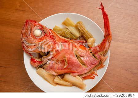 煮金眼鯛魚 59205994