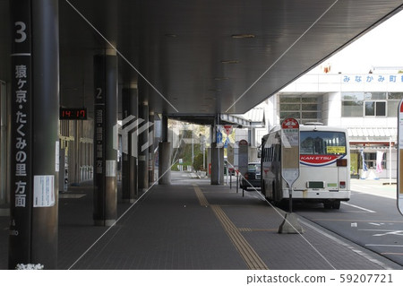 Kanetsu Kotsu Bus stopping at Jomo Kogen Station on Joetsu Shinkansen Kanetsu Kotsu Bus stopping at Jomo Kogen Station on Joetsu Shinkansen 59207721