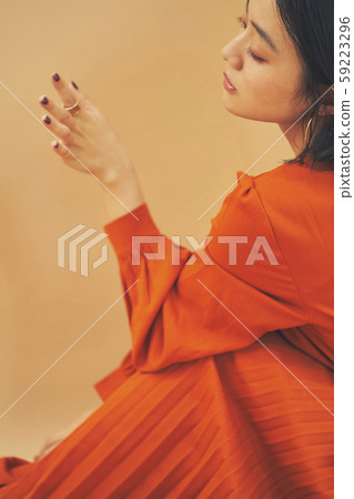 Female portrait beauty 59223296