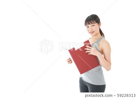 年輕女子穿運動服 59226313