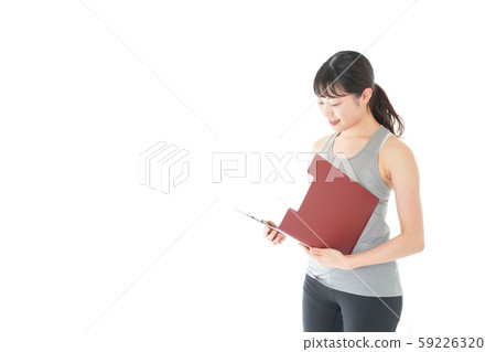 年輕女子穿運動服 年輕女子穿運動服 59226320