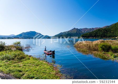 Lake Kawaguchi Fishing Image Bass Fishing Lake Autumn 59231544